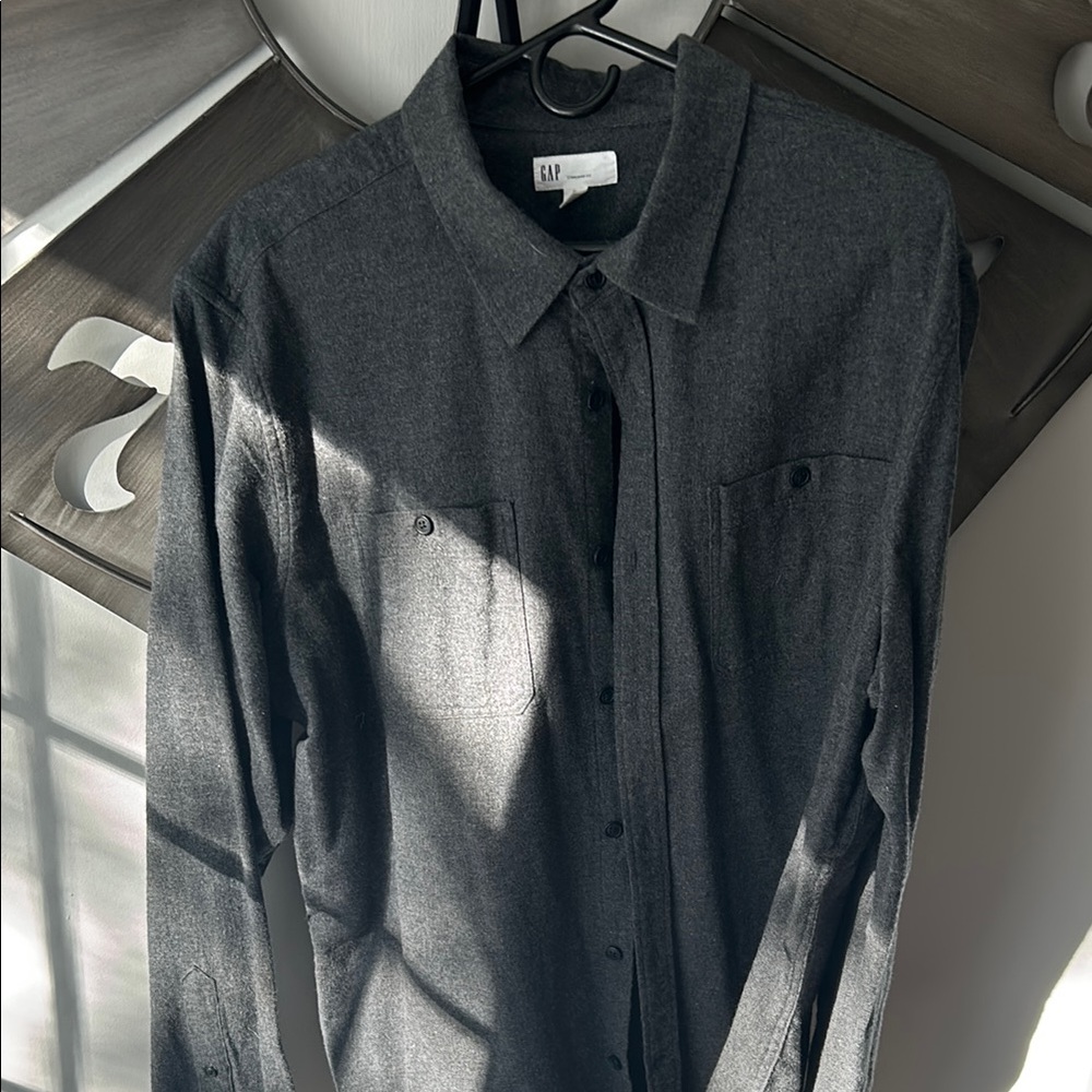 GAP Gray Casual Button Down Shirt